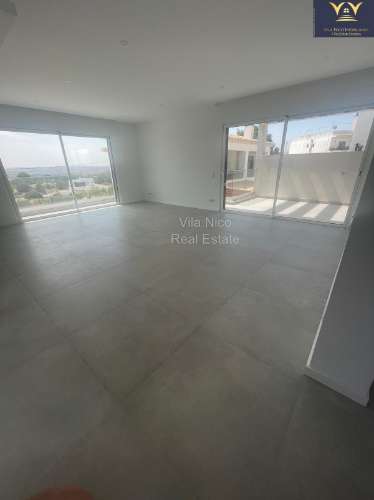 **Moradia Independente à Venda em Mexilhoeira Grande**