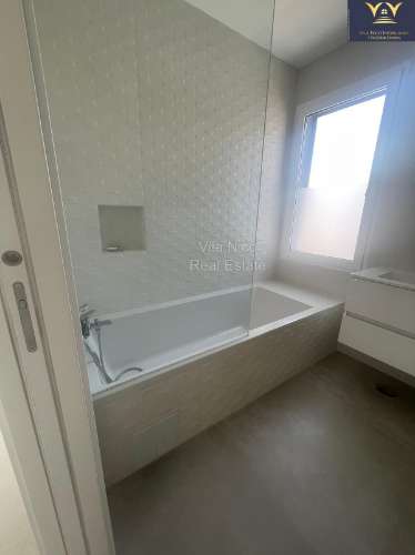 **Moradia Independente à Venda em Mexilhoeira Grande**