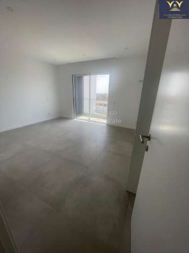 **Moradia Independente à Venda em Mexilhoeira Grande**