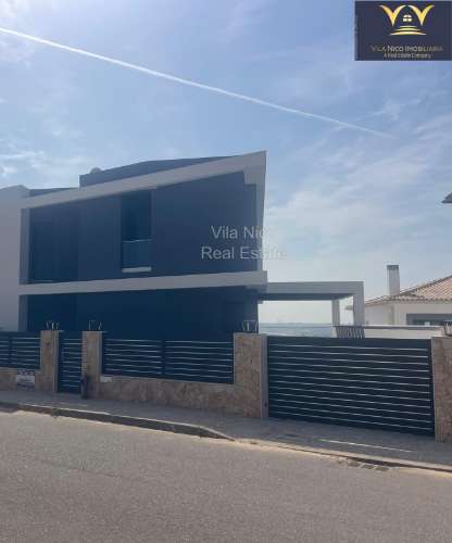 Moradia Isolada com Piscina e 4 ensuite