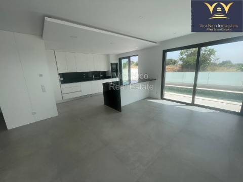 Moradia Isolada com Piscina e 4 ensuite