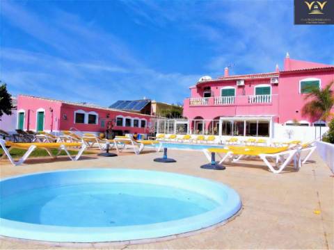 **Moradia Independente em Lagos - Oportunidade Única! **
