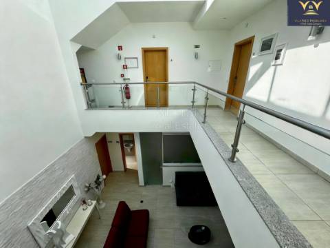 **Moradia Independente em Lagos - Oportunidade Única! **
