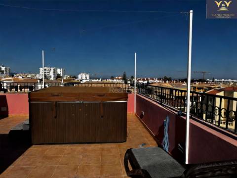 **Moradia Independente em Lagos - Oportunidade Única! **
