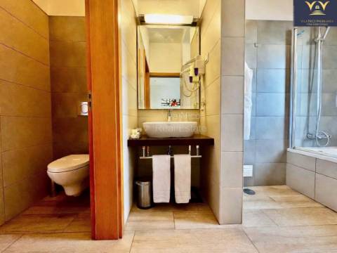 **Moradia Independente em Lagos - Oportunidade Única! **
