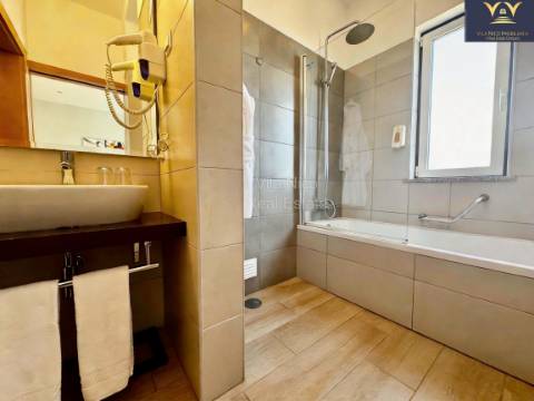 **Moradia Independente em Lagos - Oportunidade Única! **
