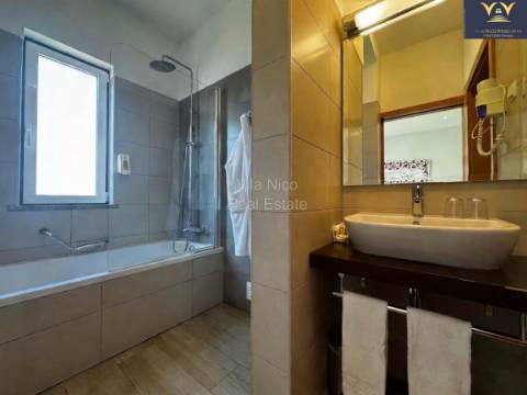 **Moradia Independente em Lagos - Oportunidade Única! **
