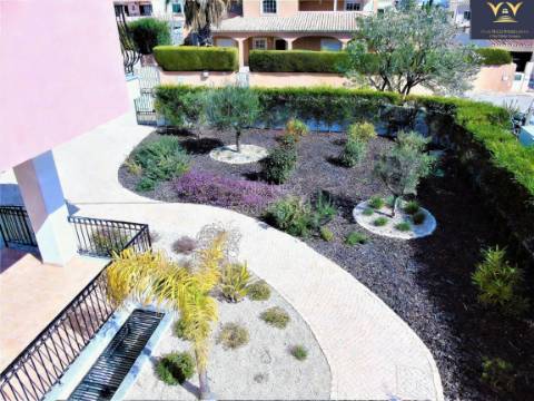 **Moradia Independente em Lagos - Oportunidade Única! **
