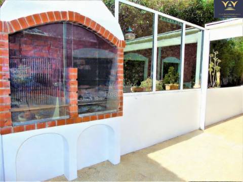 **Moradia Independente em Lagos - Oportunidade Única! **
