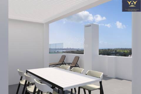 Penthouse com 3 quartos, piscina privativa no terraço e vistas do mar