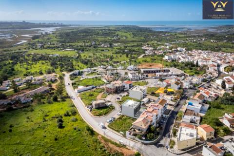 Penthouse com 3 quartos, piscina privativa no terraço e vistas do mar
