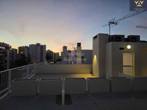 **Apartamento Penthouse 199 m2 de Luxo em Portimao**