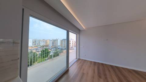 **Apartamento Penthouse 199 m2 de Luxo em Portimao**