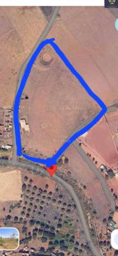 Casa com Lote de 9910 m2 com agua, luz e Saneamento