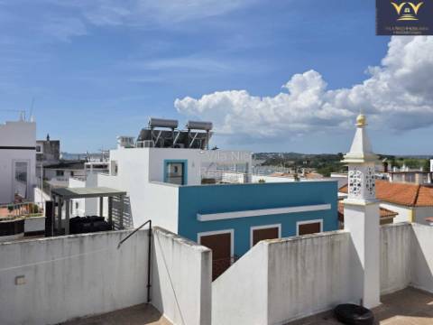 Casa / Moradia independente à venda em Rua 25 de Abril 22, Alvor