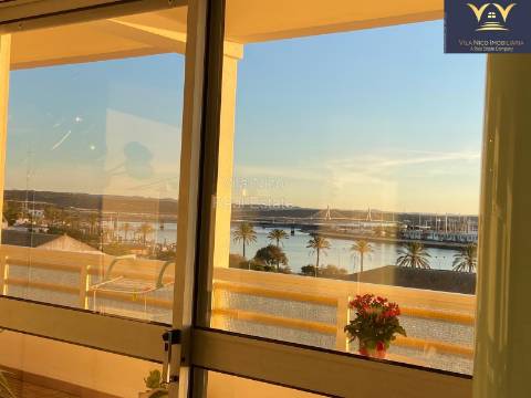 **Apartamento T2 com Vista Deslumbrante da Ria do Arade em Portimão