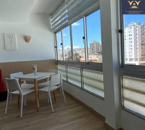 **Apartamento T2 com Vista Deslumbrante da Ria do Arade em Portimão