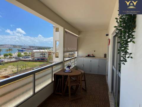 **Apartamento T2 com Vista Deslumbrante da Ria do Arade em Portimão