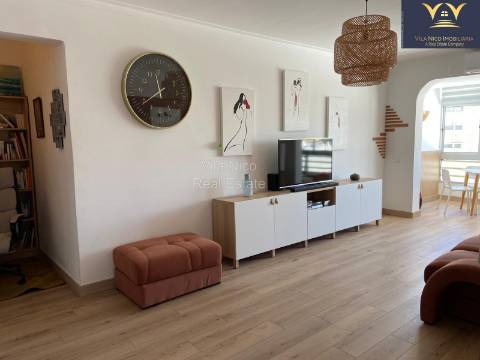 **Apartamento T2 com Vista Deslumbrante da Ria do Arade em Portimão