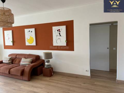 **Apartamento T2 com Vista Deslumbrante da Ria do Arade em Portimão