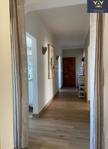 **Apartamento T2 com Vista Deslumbrante da Ria do Arade em Portimão