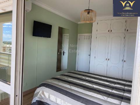 **Apartamento T2 com Vista Deslumbrante da Ria do Arade em Portimão