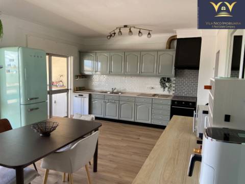 **Apartamento T2 com Vista Deslumbrante da Ria do Arade em Portimão