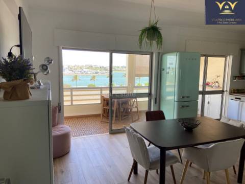 **Apartamento T2 com Vista Deslumbrante da Ria do Arade em Portimão