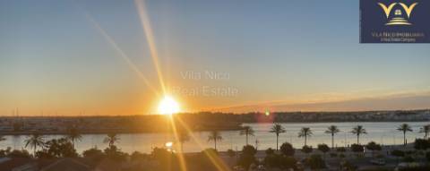 **Apartamento T2 com Vista Deslumbrante da Ria do Arade em Portimão