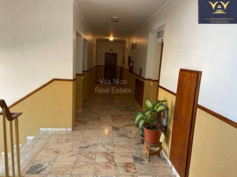 **Apartamento T2 com Vista Deslumbrante da Ria do Arade em Portimão