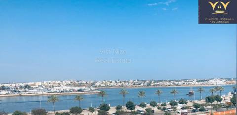 **Apartamento T2 com Vista Deslumbrante da Ria do Arade em Portimão