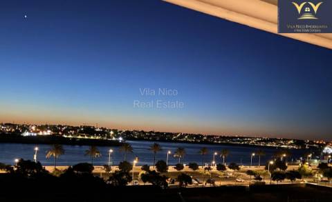**Apartamento T2 com Vista Deslumbrante da Ria do Arade em Portimão