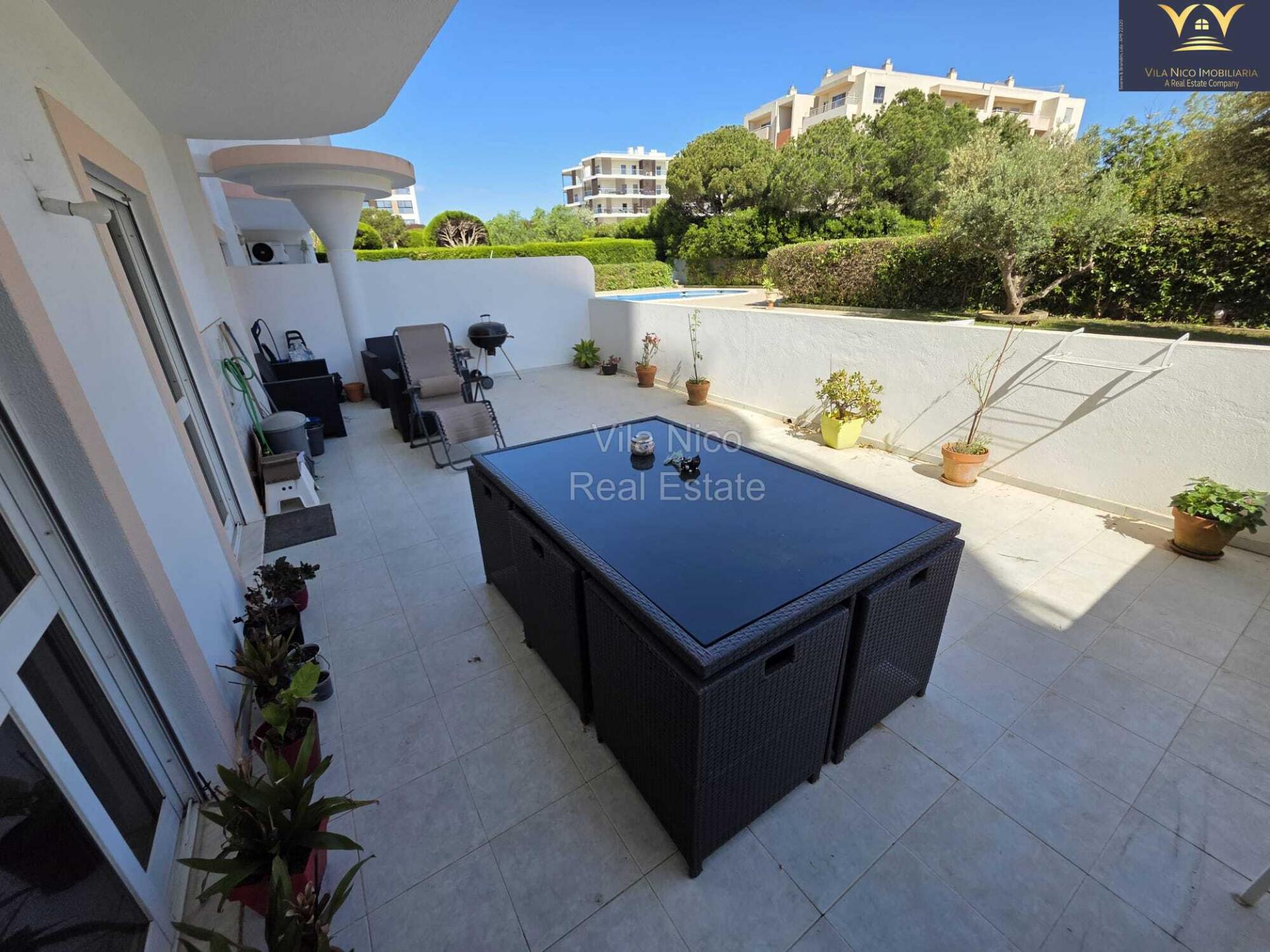 T1+1 com Varanda Ampla e Piscina junto à Praia da Rocha