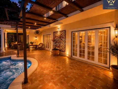Elegante moradia isolada disponível para venda na prestigiada Urbanização Vila Sol
