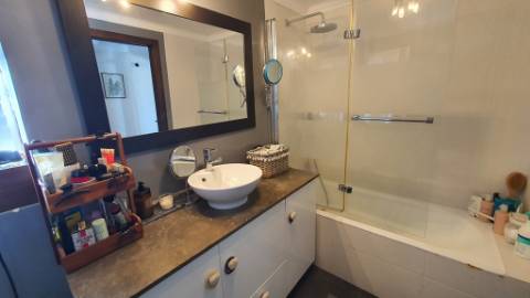 Moradia T2 + 1 remodelada com logradouro na Azóia, Cabo da Roca, Sintra