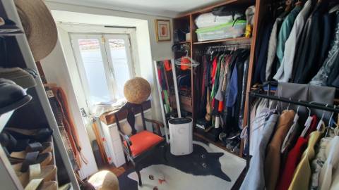 Moradia T2 + 1 remodelada com logradouro na Azóia, Cabo da Roca, Sintra