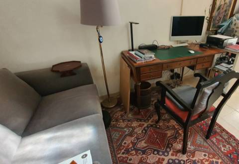 Moradia T2 + 1 remodelada com logradouro na Azóia, Cabo da Roca, Sintra