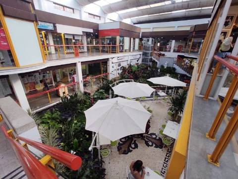 Loja em Centro Comercial no Cacém