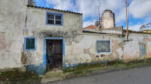Moradia em Ruinas em Chão de Meninos, Sintra