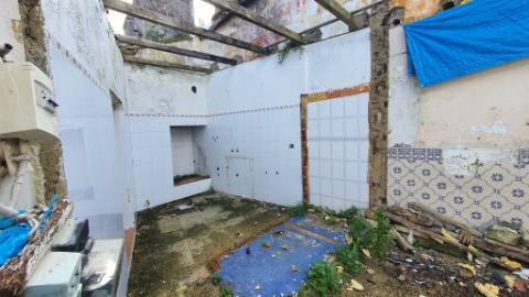 Moradia em Ruinas em Chão de Meninos, Sintra