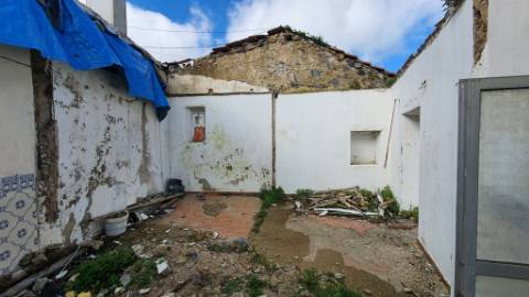 Moradia em Ruinas em Chão de Meninos, Sintra