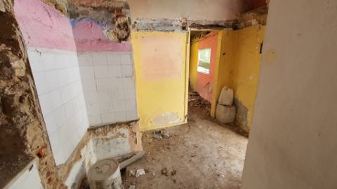 Moradia em Ruinas em Chão de Meninos, Sintra