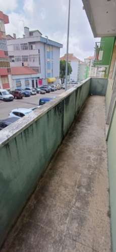 Loja ampla com 210m2 na Agualva