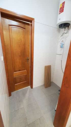 Loja com 3 divisões e arrecadação