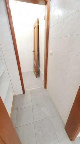 Loja com 3 divisões e arrecadação