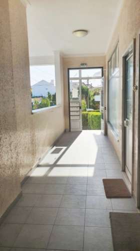 Loja com 3 divisões e arrecadação