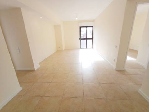 T2 remodelado na Tapada das Mercês