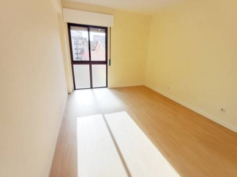 T2 remodelado na Tapada das Mercês