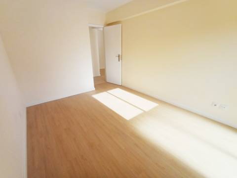 T2 remodelado na Tapada das Mercês