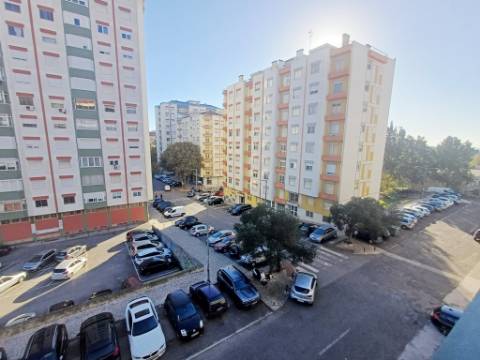 T1 totalmente remodelado em Monte Abraão